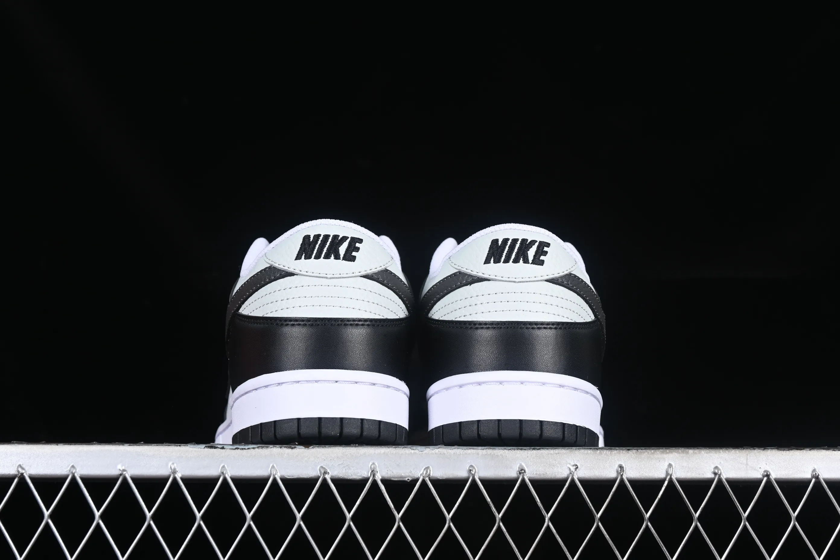 All categories Nk SB Dunk series Nk SB Dunk Low low-top sneakers K version Nk Dunk Low "Mini Orange Swoosh" SB low-top sports and leisure sneakers FN7808-001